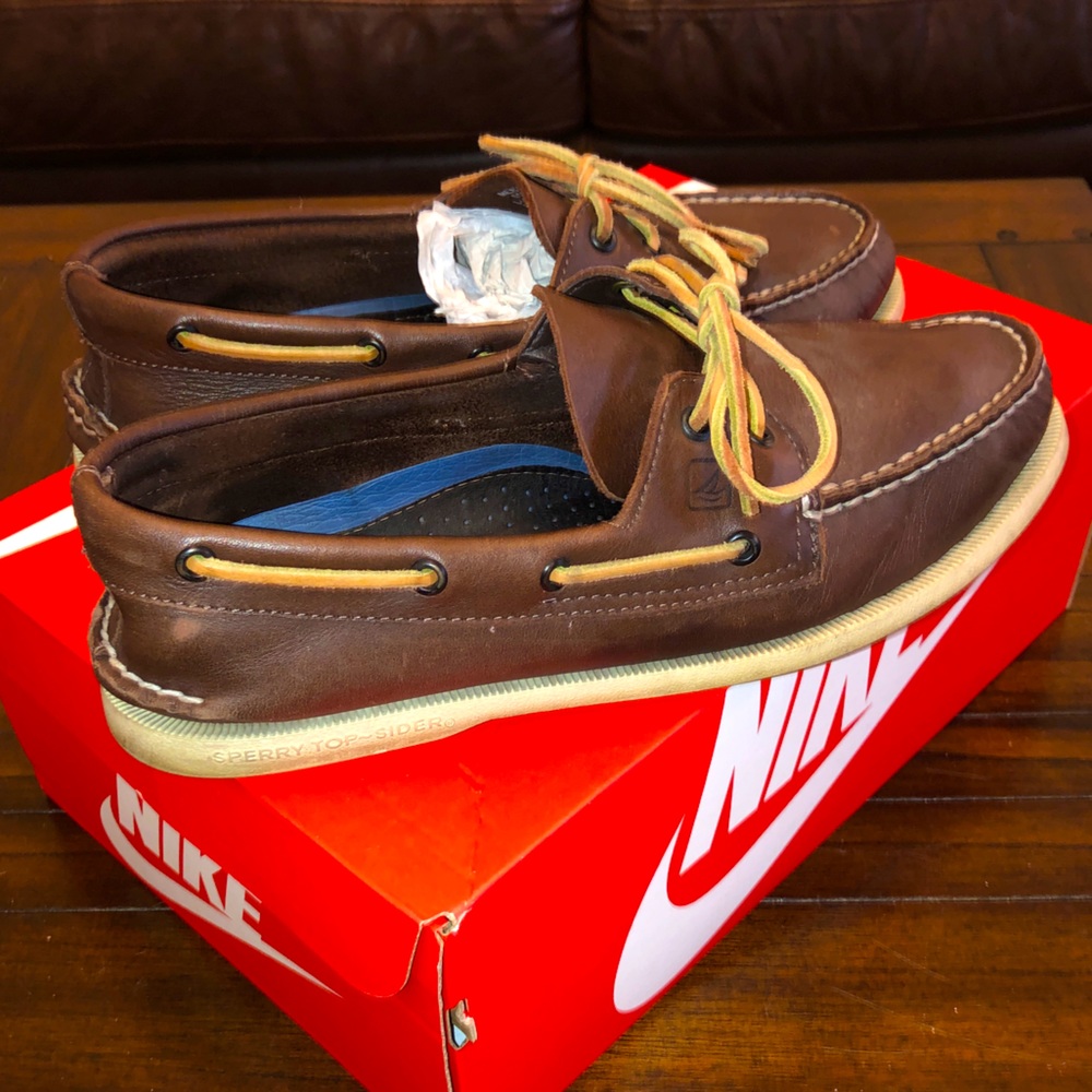 Sperry Top Sider boat shoes brown size 11